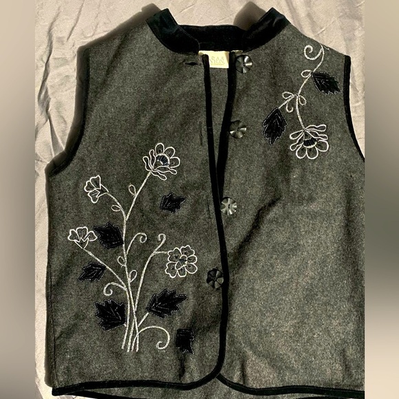 Cedar Canyon Wool Blend vest sz M Embroidered & beaded - Picture 1 of 7
